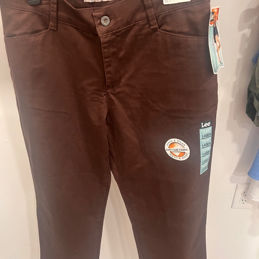 # 207 WOmens  LEE RELAXED PLAIN FRONT PANT 14 short Truffle brown NWT